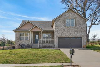 301 Ivy Bend Cir, Clarksville, TN 37043