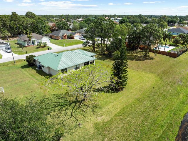 5940 NW Brenda Circle, Port St. Lucie, FL 34986