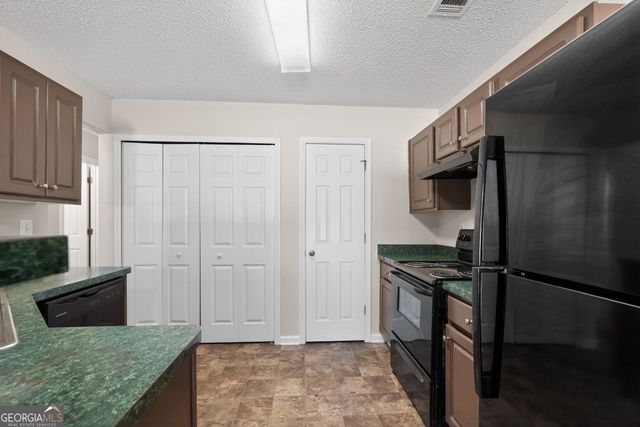 4121 Ravenwood Court, Union City, GA 30291