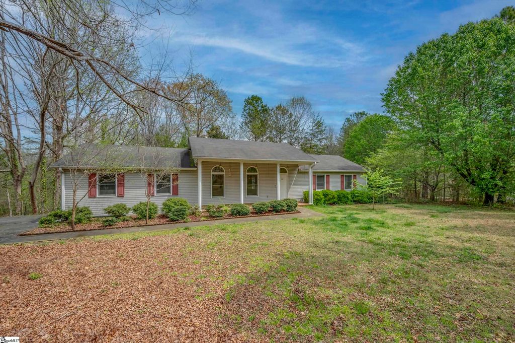 383 Woody Circle, Tryon, NC 28782