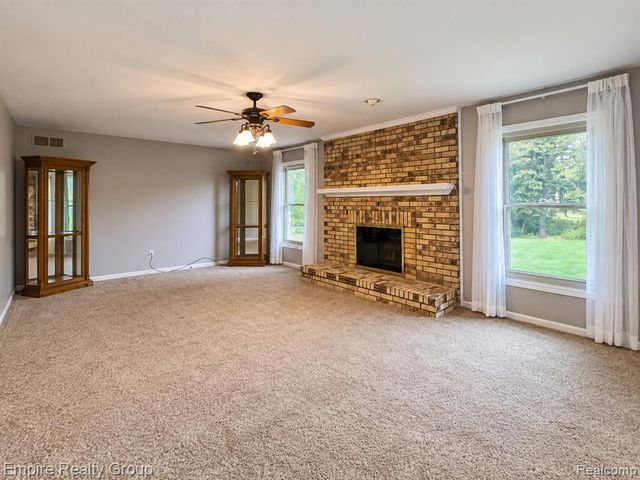 15699 Mountainside Drive, Macomb, MI 48042