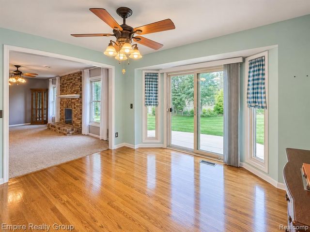 15699 Mountainside Drive, Macomb, MI 48042