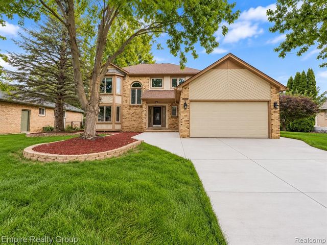 15699 Mountainside Drive, Macomb, MI 48042