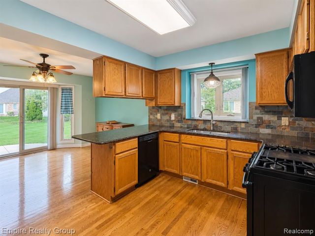 15699 Mountainside Drive, Macomb, MI 48042
