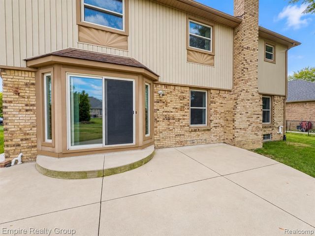 15699 Mountainside Drive, Macomb, MI 48042