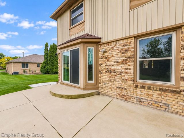 15699 Mountainside Drive, Macomb, MI 48042