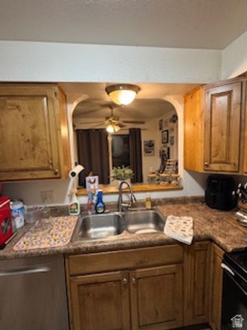 5260 S DUKE LN, Taylorsville, UT 84129