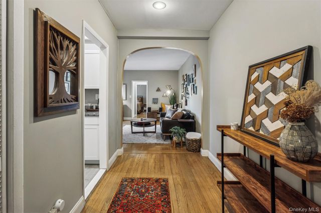 12 Hempstead Avenue 3N, Rockville Centre, NY 11570