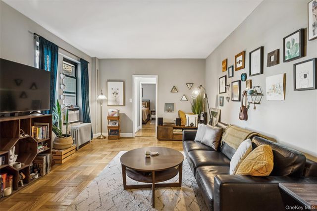 12 Hempstead Avenue 3N, Rockville Centre, NY 11570