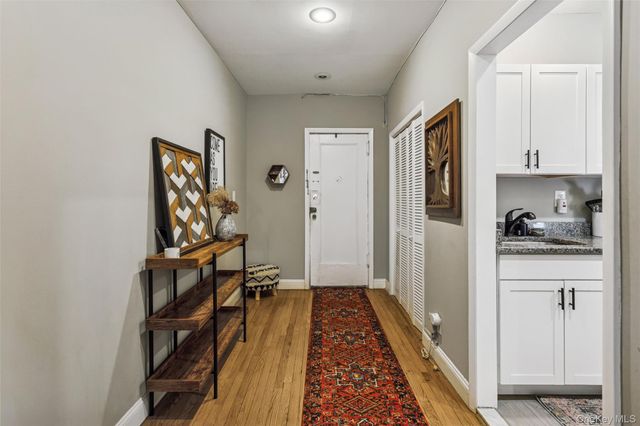 12 Hempstead Avenue 3N, Rockville Centre, NY 11570