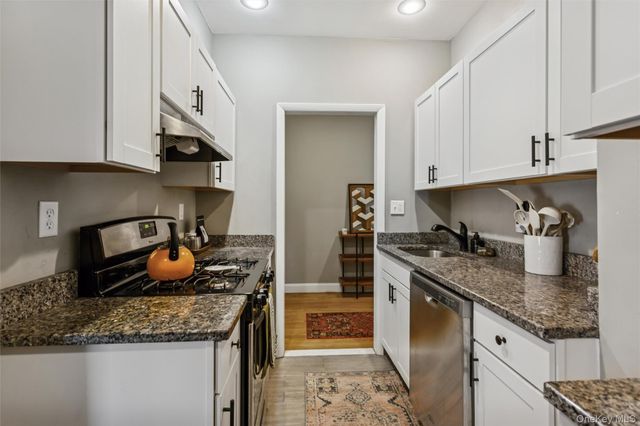 12 Hempstead Avenue 3N, Rockville Centre, NY 11570