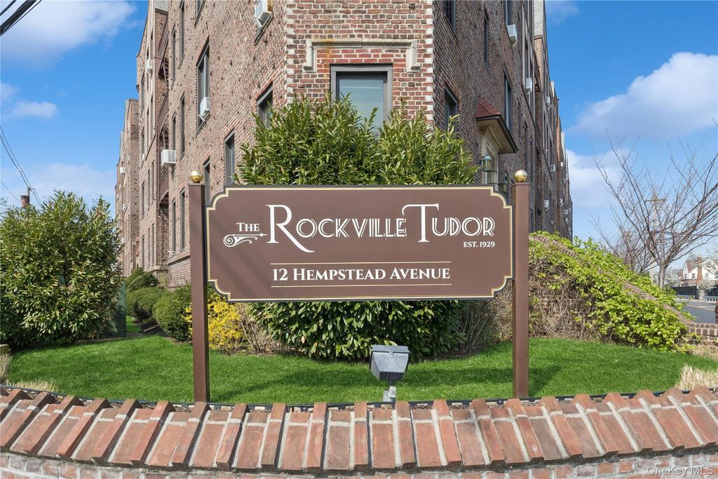 12 Hempstead Avenue 3N, Rockville Centre, NY 11570