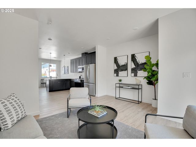 14840 Ne Couch St 7, Portland, OR 97230