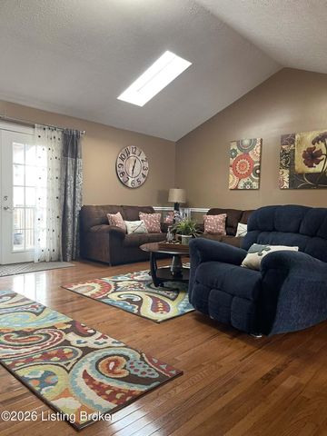 7901 Jennifer Ridge Pl, Louisville, KY 40258