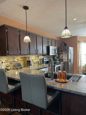 7901 Jennifer Ridge Pl, Louisville, KY 40258