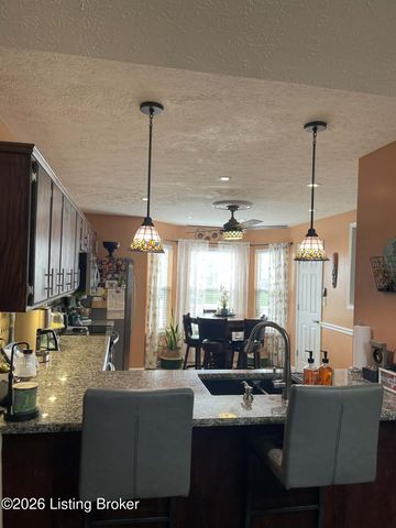 7901 Jennifer Ridge Pl, Louisville, KY 40258