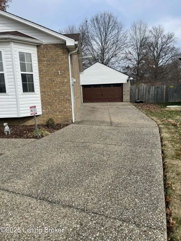 7901 Jennifer Ridge Pl, Louisville, KY 40258