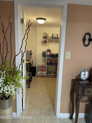 7901 Jennifer Ridge Pl, Louisville, KY 40258