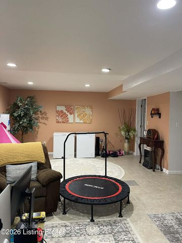 7901 Jennifer Ridge Pl, Louisville, KY 40258