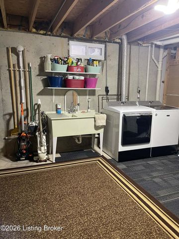 7901 Jennifer Ridge Pl, Louisville, KY 40258