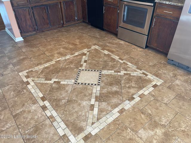 7901 Jennifer Ridge Pl, Louisville, KY 40258