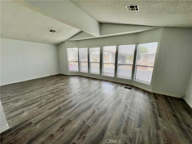 2121 E Avenue I 49, Lancaster, CA 93535