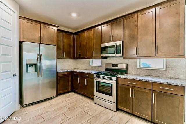 16517 W CHARLOTTE Drive, Surprise, AZ 85387