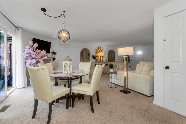 55 Pleasant 9, Granby, MA 01033