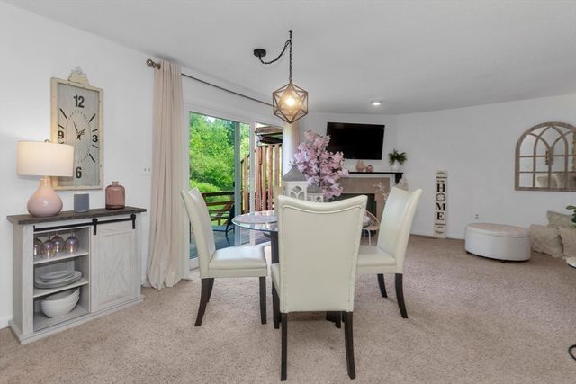 55 Pleasant 9, Granby, MA 01033