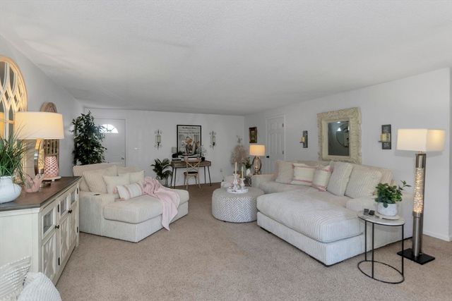 55 Pleasant 9, Granby, MA 01033