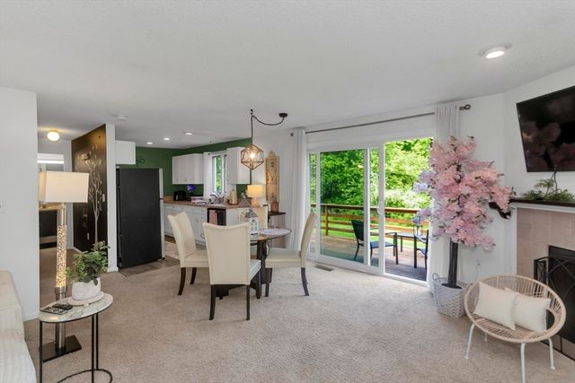 55 Pleasant 9, Granby, MA 01033