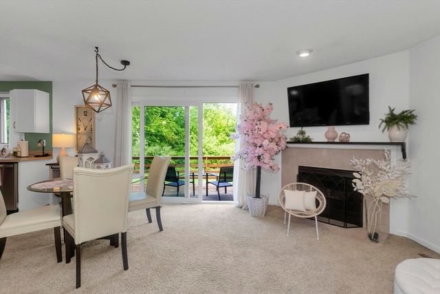55 Pleasant 9, Granby, MA 01033