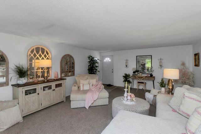 55 Pleasant 9, Granby, MA 01033