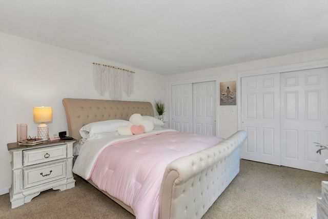 55 Pleasant 9, Granby, MA 01033