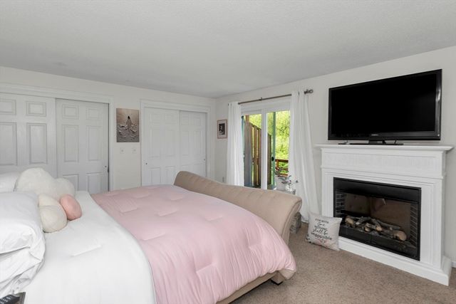55 Pleasant 9, Granby, MA 01033