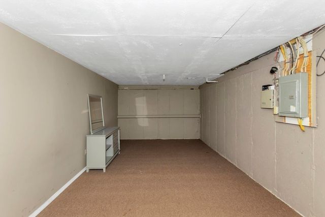 55 Pleasant 9, Granby, MA 01033