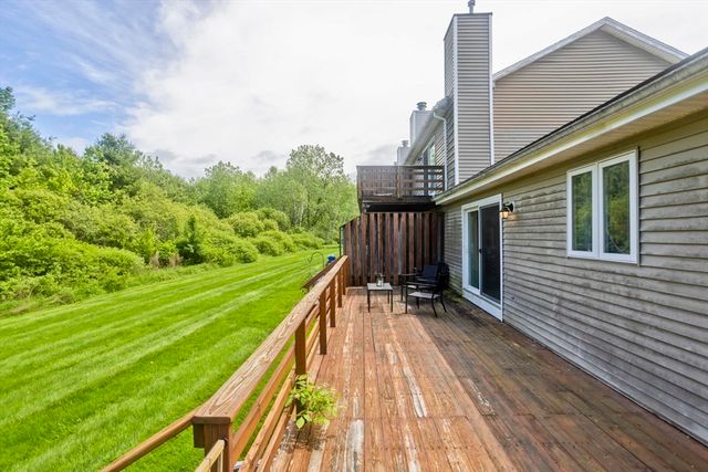 55 Pleasant 9, Granby, MA 01033
