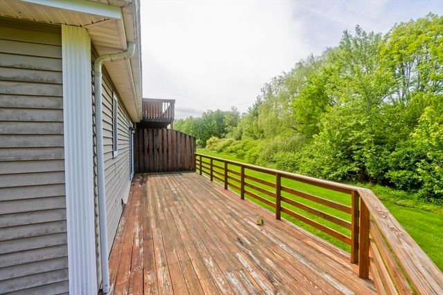 55 Pleasant 9, Granby, MA 01033
