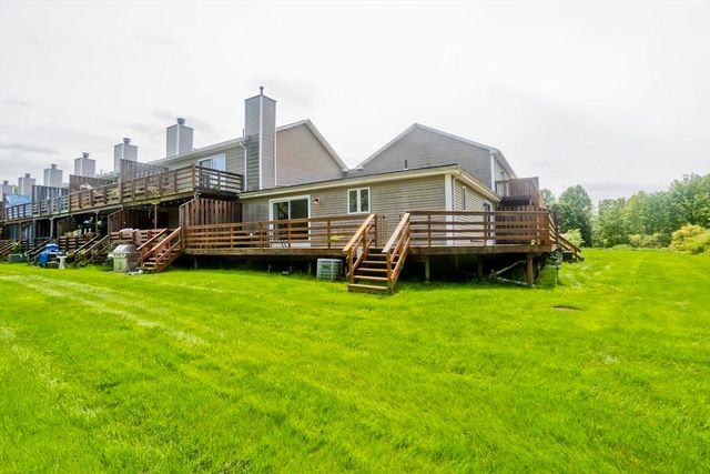 55 Pleasant 9, Granby, MA 01033