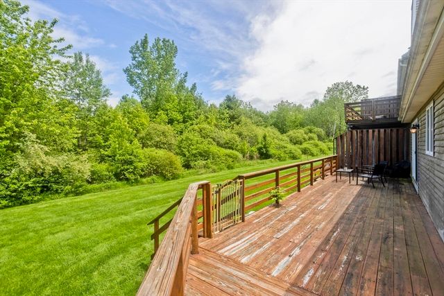55 Pleasant 9, Granby, MA 01033