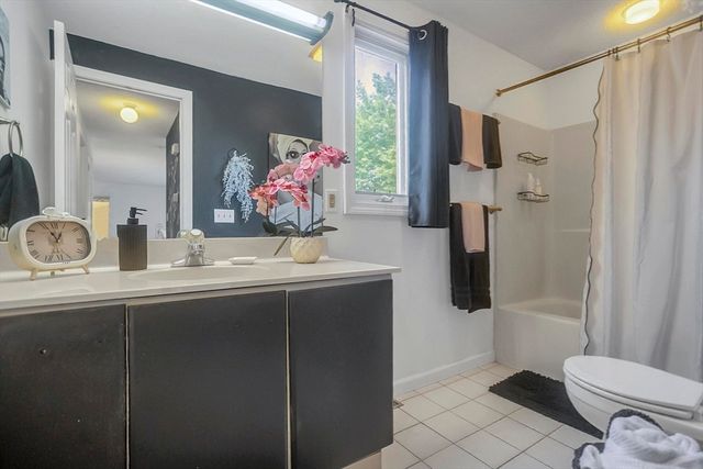 55 Pleasant 9, Granby, MA 01033