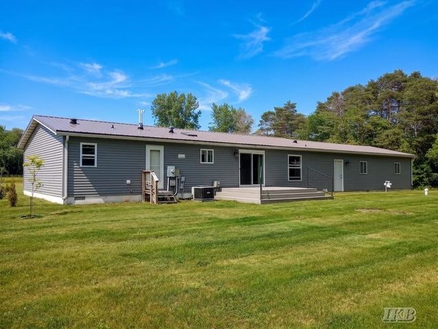 1245 Chappel Valley Road, Gladwin, MI 48624
