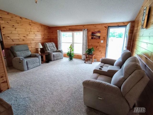 1245 Chappel Valley Road, Gladwin, MI 48624