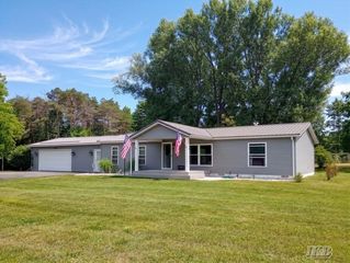 1245 Chappel Valley Road, Gladwin, MI 48624