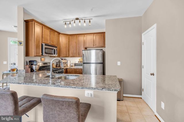 19441 PROMENADE DR, Leesburg, VA 20176