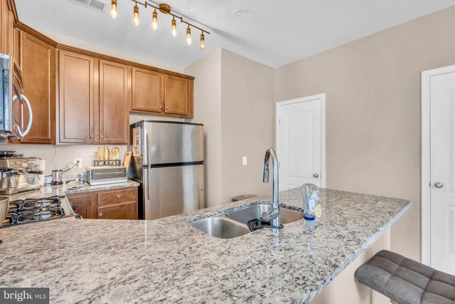19441 PROMENADE DR, Leesburg, VA 20176