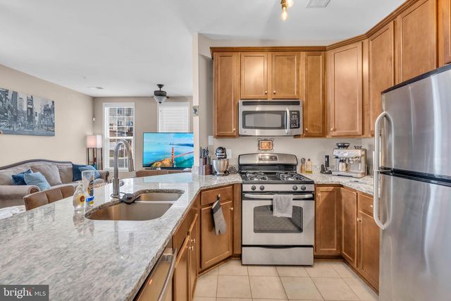 19441 PROMENADE DR, Leesburg, VA 20176