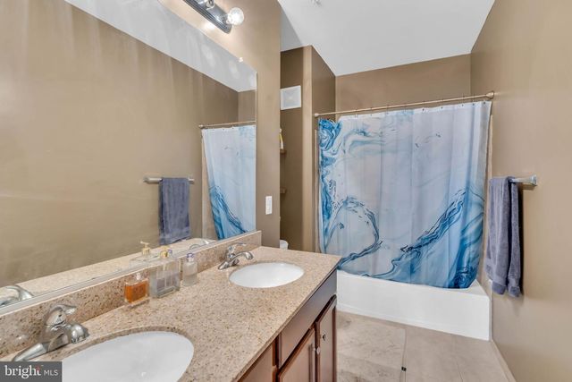 19441 PROMENADE DR, Leesburg, VA 20176