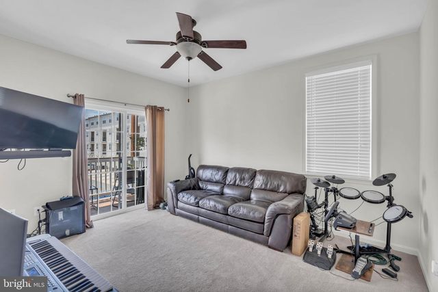 19441 PROMENADE DR, Leesburg, VA 20176