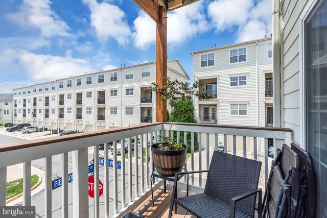 19441 PROMENADE DR, Leesburg, VA 20176